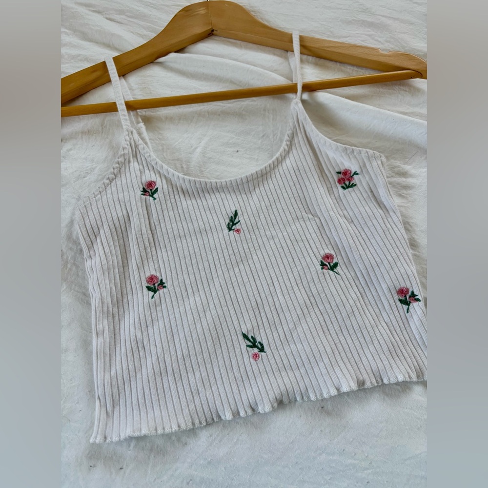Floral Embroidered White Ribbed Top - Picture 6 of 10